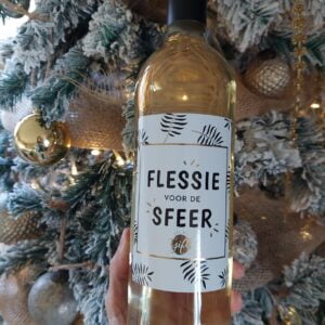 witte wijn met opschrift "flessie voor de sfeer"